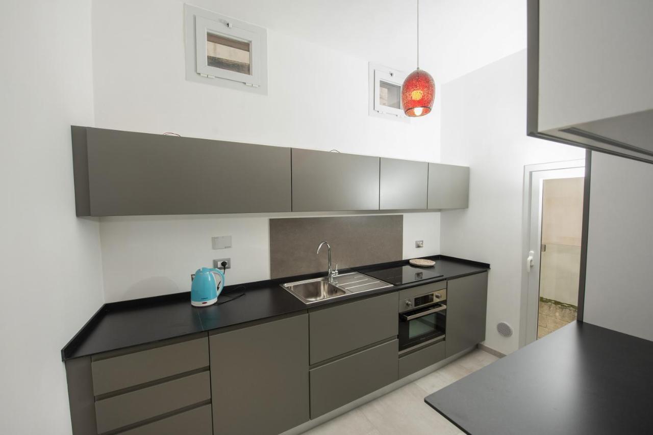 Lecce Santa Chiara Terrace Piano Rialzato Apartment Luaran gambar